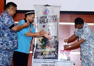 Penyerahan Sumbangan Tabung Rayuan Hari Pahlawan